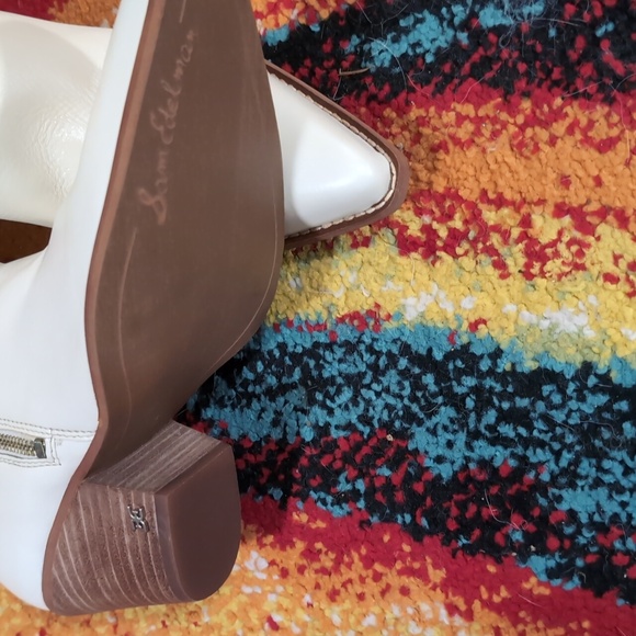 Sam Edelman White Ankle Boots with Zipper - Picture 5 of 5